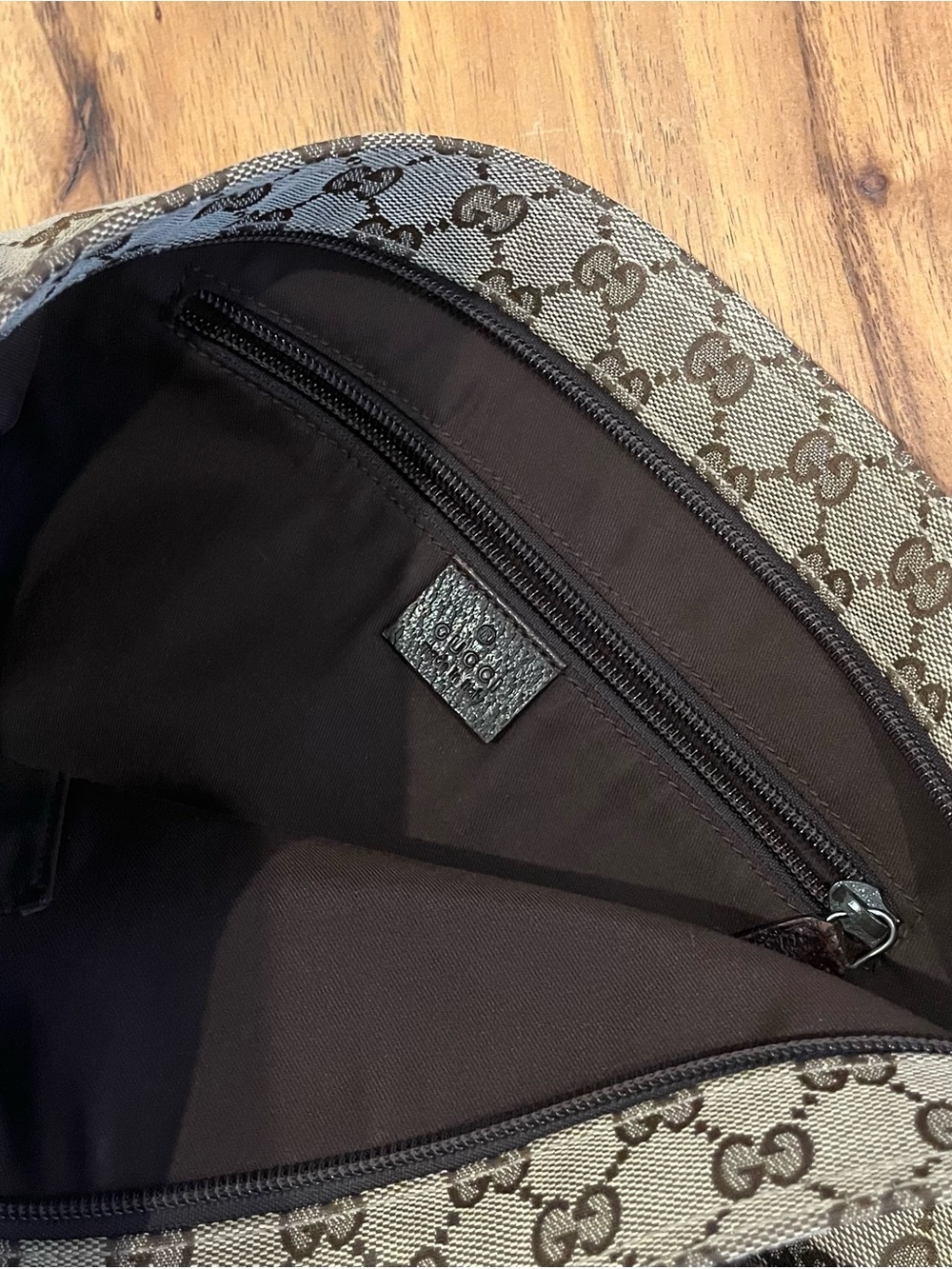 Gucci Brown GG Supreme Canvas Messenger Tote with Green and Red Web Detail - Picture 8 of 13